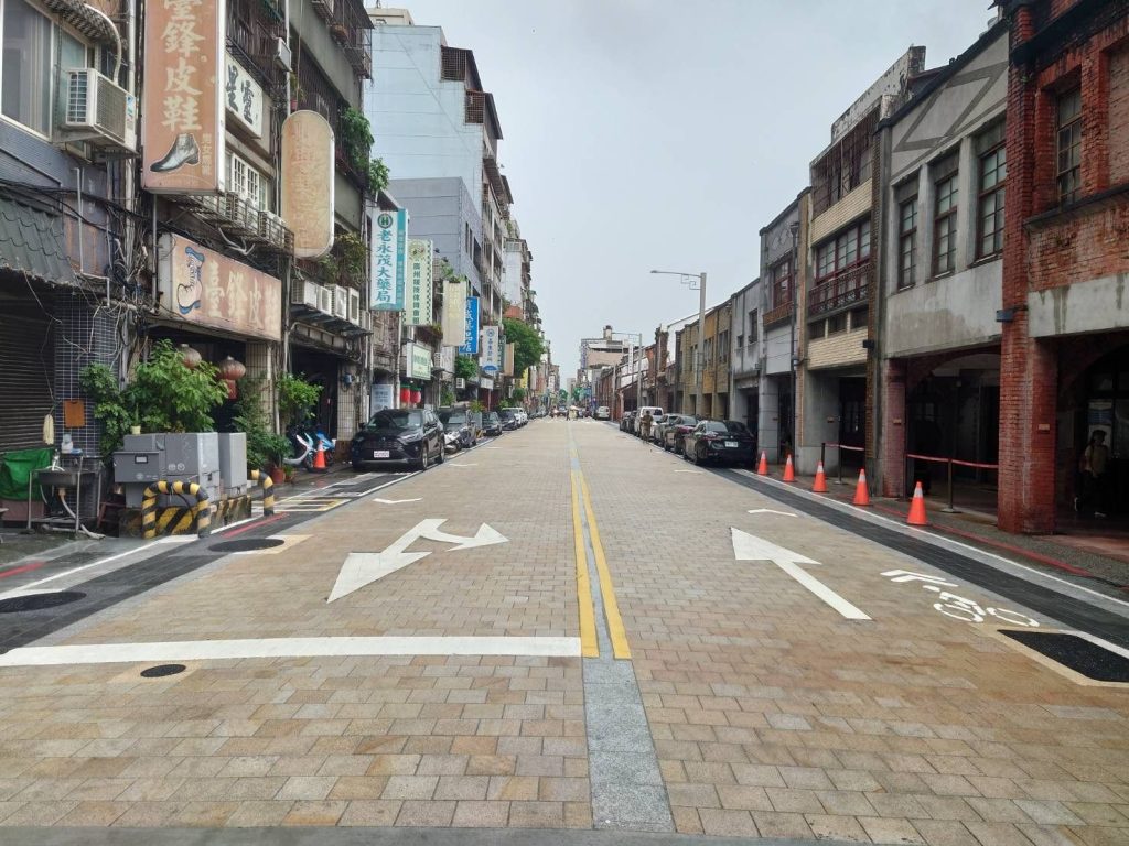 萬華廣州街鋪面展現新風貌　花崗岩磚更顯文化質感