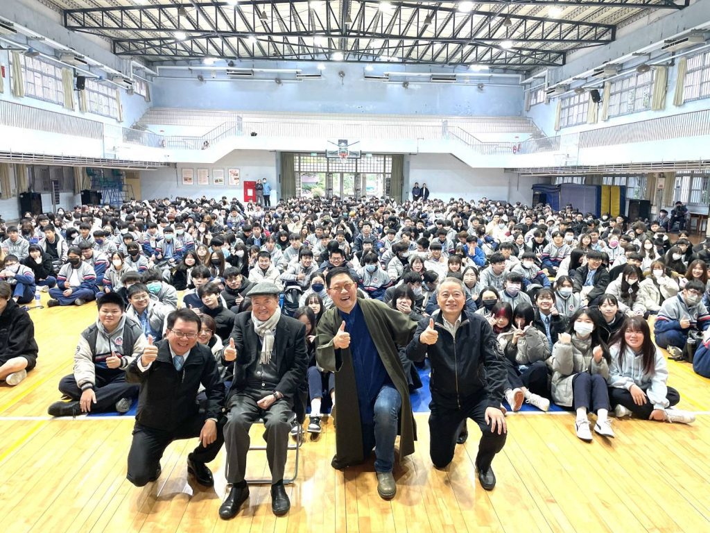 推廣口說藝術進校園   「相聲瓦舍」馮翊綱與宜商學子分享交流