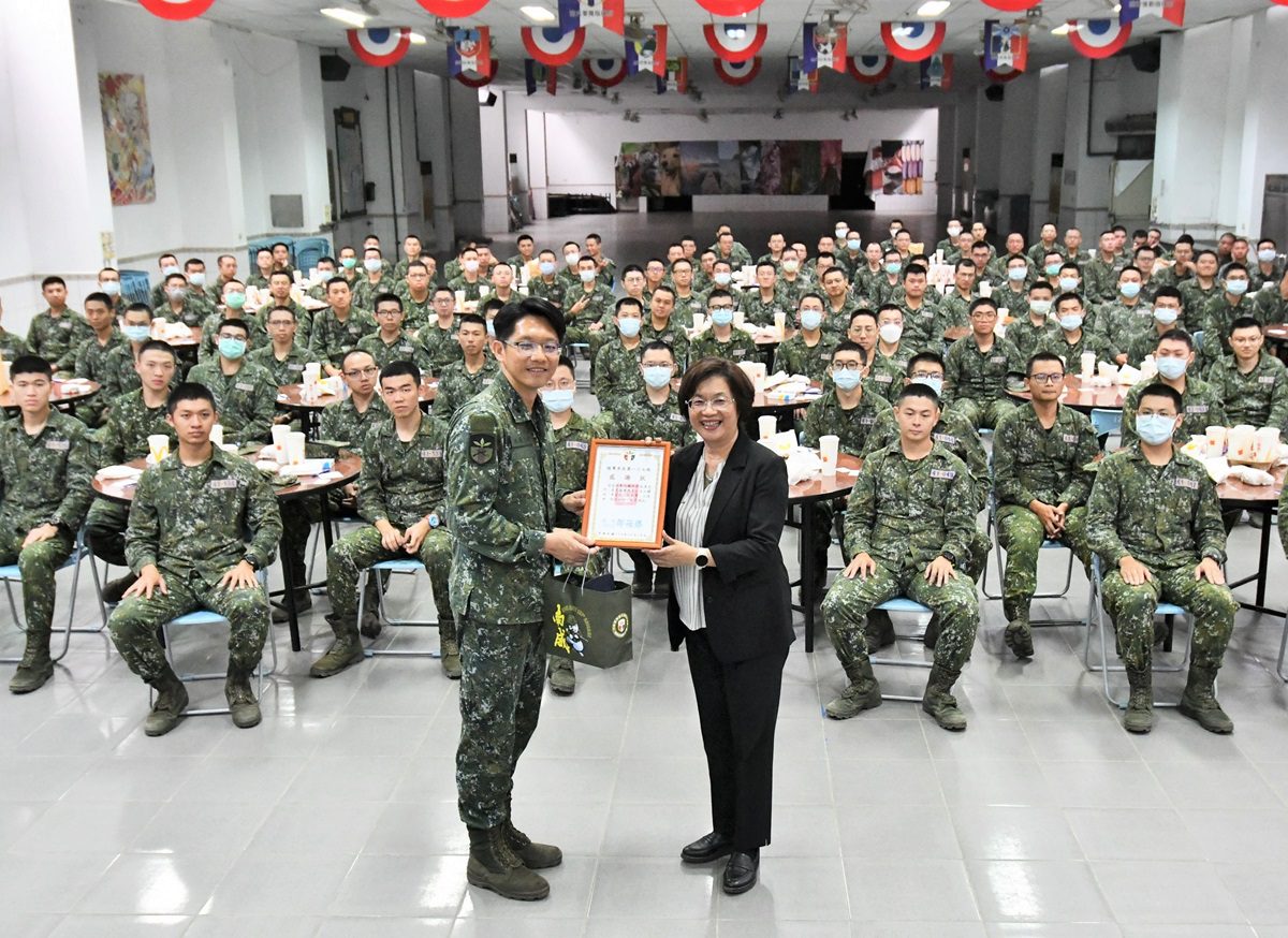 王惠美關心台南彰化子弟兵　叮囑役男鍛鍊身體快樂當兵平安退伍