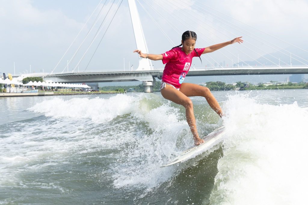 13國滑水好手齊聚社子島　8歲小將到81歲長者同場較勁