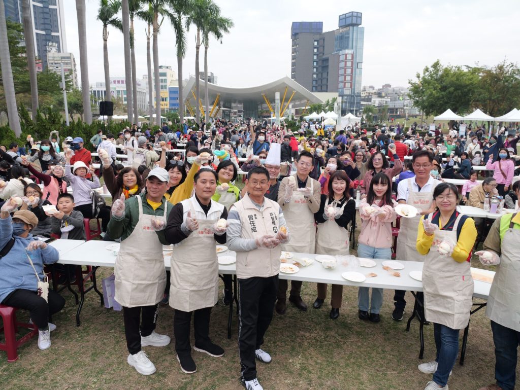 高雄米食節  蛇（什）麼都好吃 中央公園成為熱鬧的米食博覽會