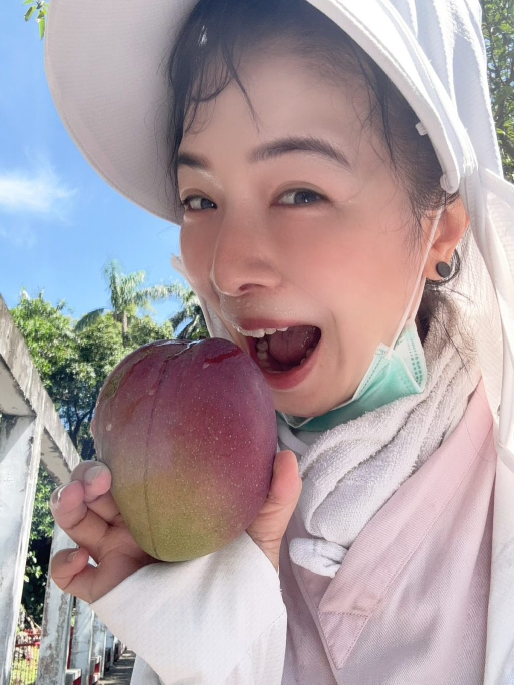 彰化榮家住民共享夏日果王盛宴  夏季讚頌果海飄香院區