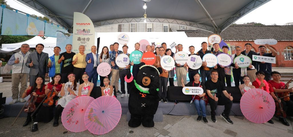 「南波灣 Number WAN」區域觀光圈市集日盛大開幕  南臺灣&澎湖跨區域共創，美食、手作、名人秘境大公開  民眾讚嘆彷彿一站體驗南臺灣精華