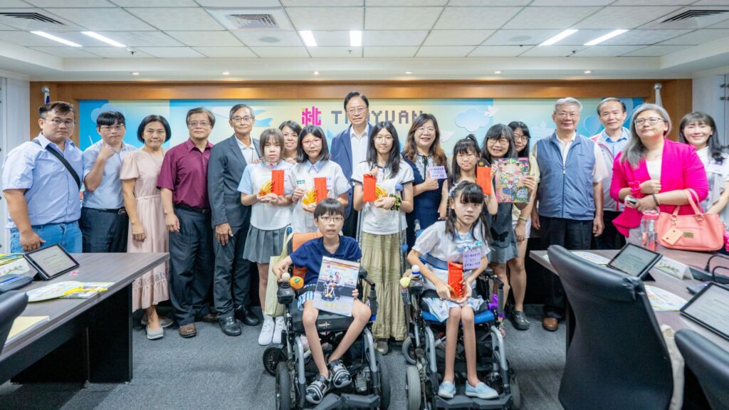 身心受限卻不設限     桃園5位總統教育獎得主獲張善政表揚     展現生命韌性