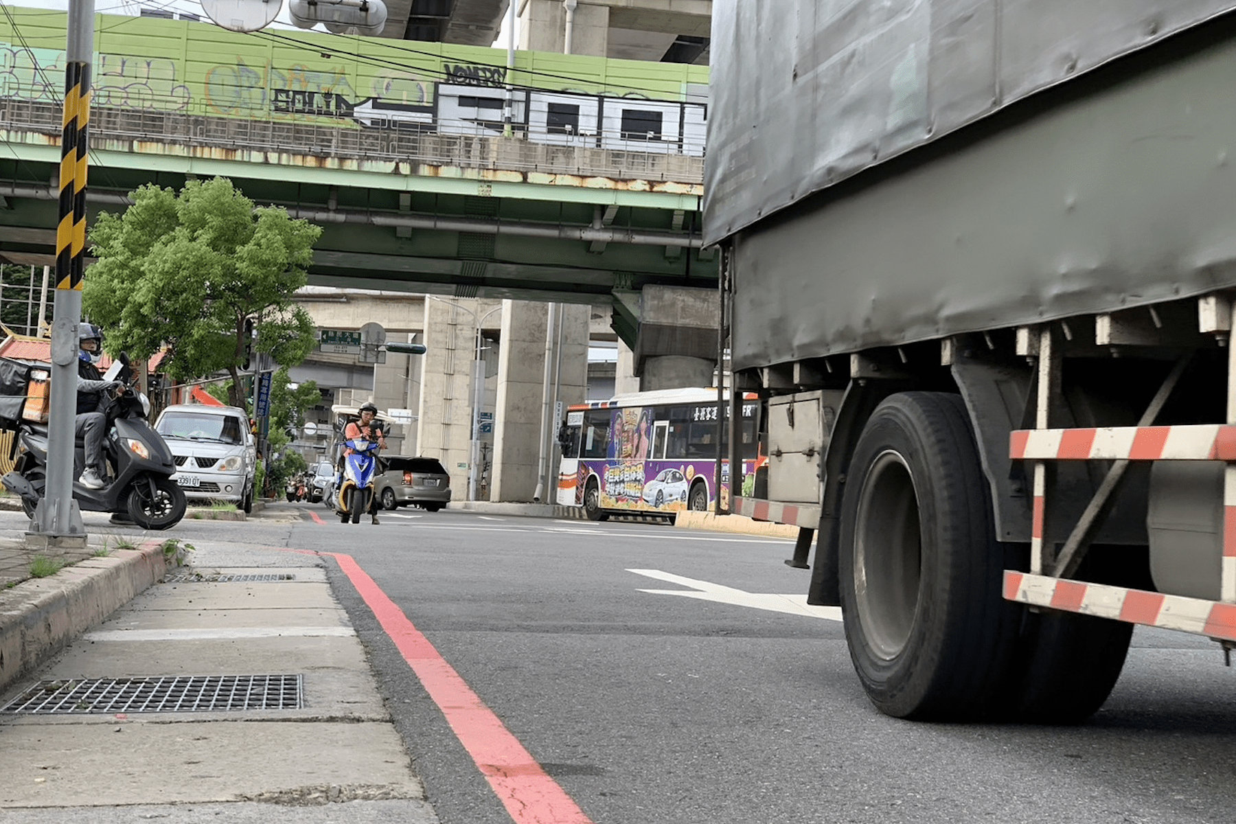 颱風應變啟動　新北宣布停班停課　黃紅線及學校停車全開放