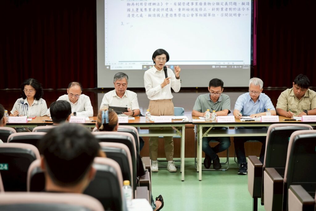 高雄市長初選人林岱樺召開協調會　解決廢棄物掩埋亂象，促嚴打非法掩埋、中央協調合法去處
