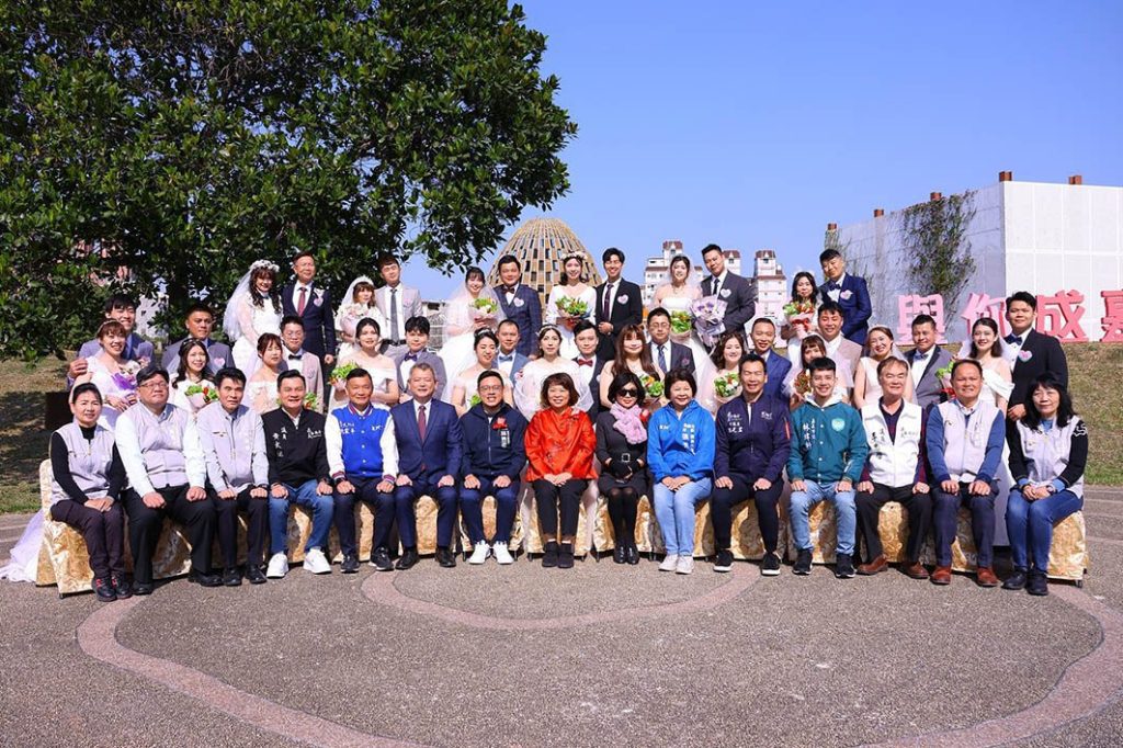 嘉市集團結婚幸福洋溢　黃敏惠見證34對佳偶交換誓約