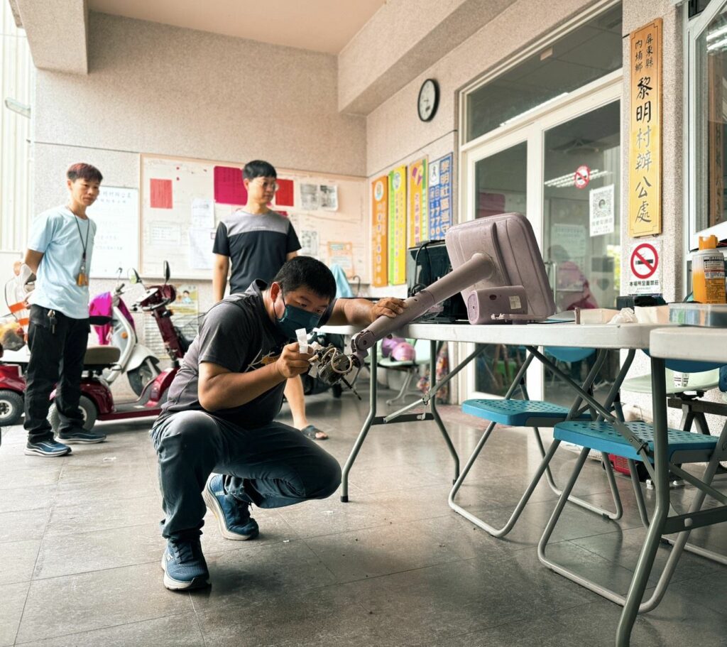 行動維修志工深入黎明社區　屏縣府打造惜物修繕暖服務