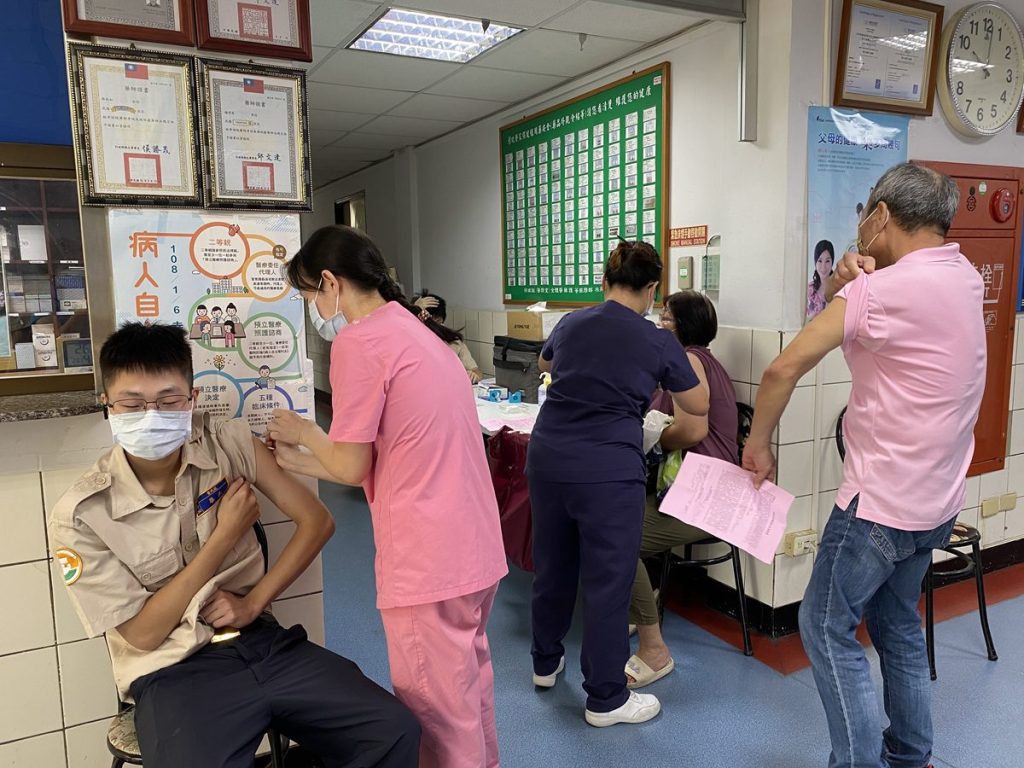 秋季流感提早進入流行期   榮家住民及員工接種流感抵禦秋冬疫情