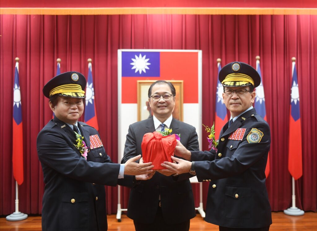 鄭部長主持矯正署卸、新任署長交接典禮　8大面向領航「守護公平正義，落實矯正復歸」