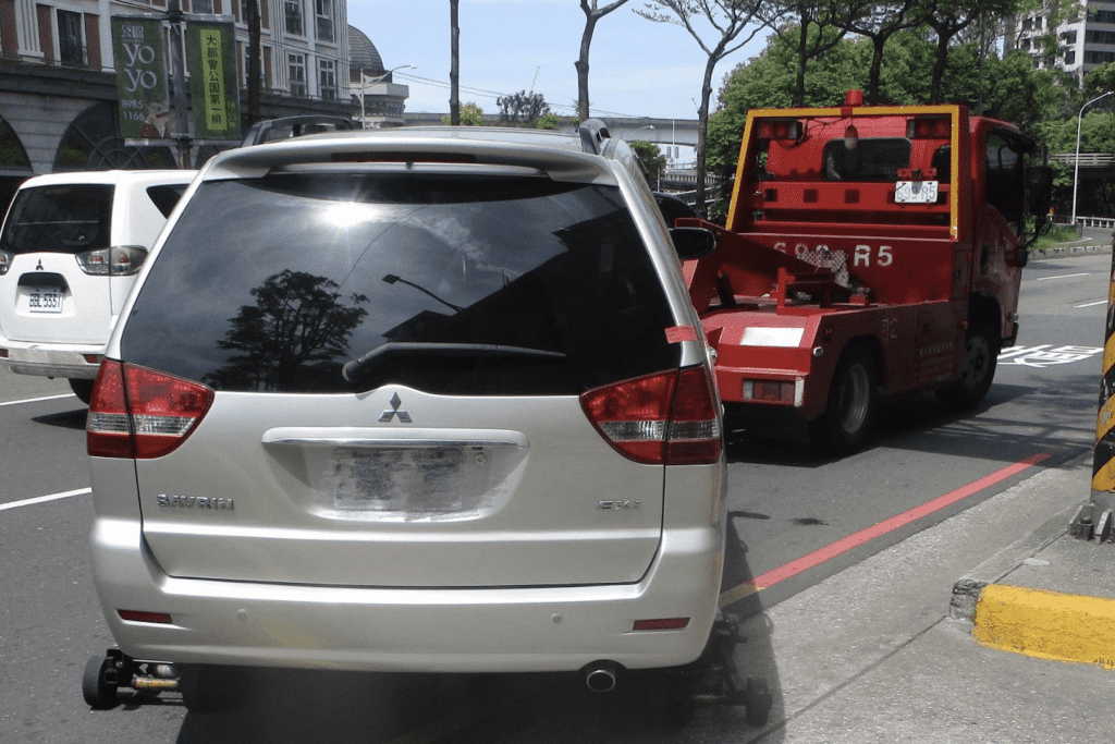 新北拖吊將先廣播     交通局新規定9月上路     拖吊車全面加裝廣播設備