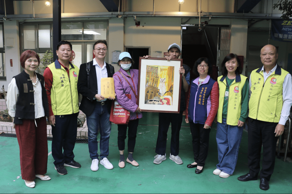 愛在畫中！心智障礙者呂俞賢回贈「城市之王」     感謝圓融行善團捐款22萬助弱勢
