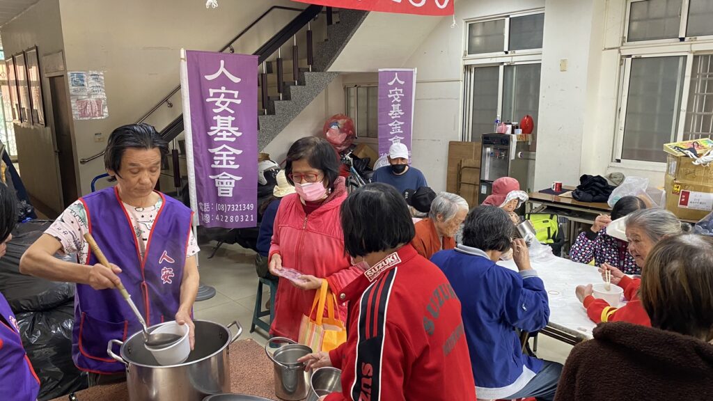 「二月二，龍抬頭」，人安屏東站　助寒士迎蛇年過好年