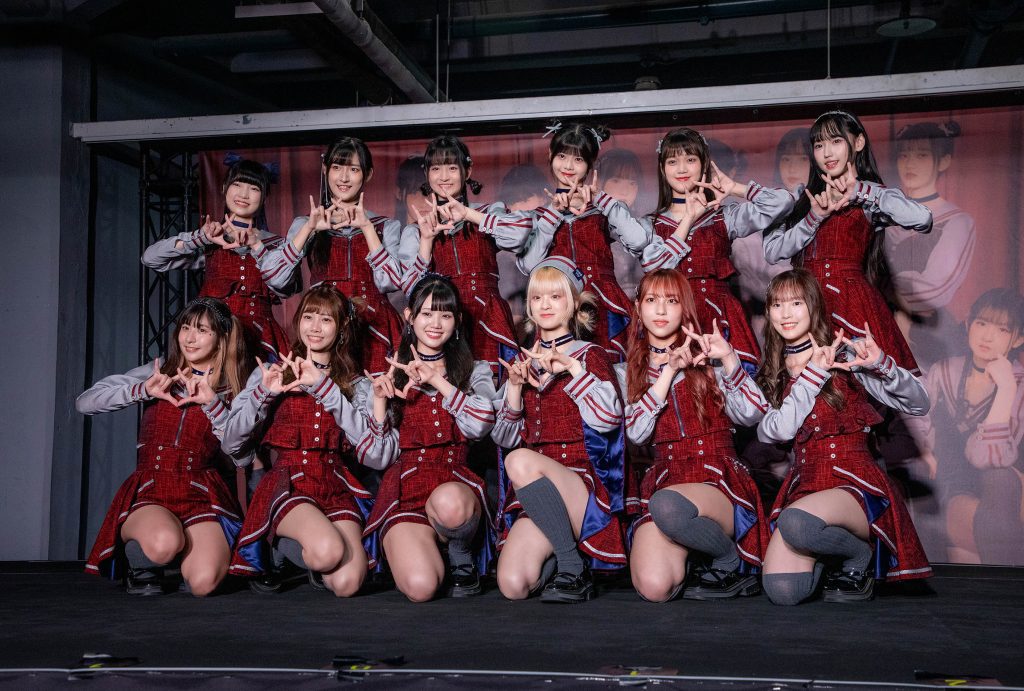 AKB48 Team TP拿香水噴手香香在台北華山文創握手會迎接粉絲