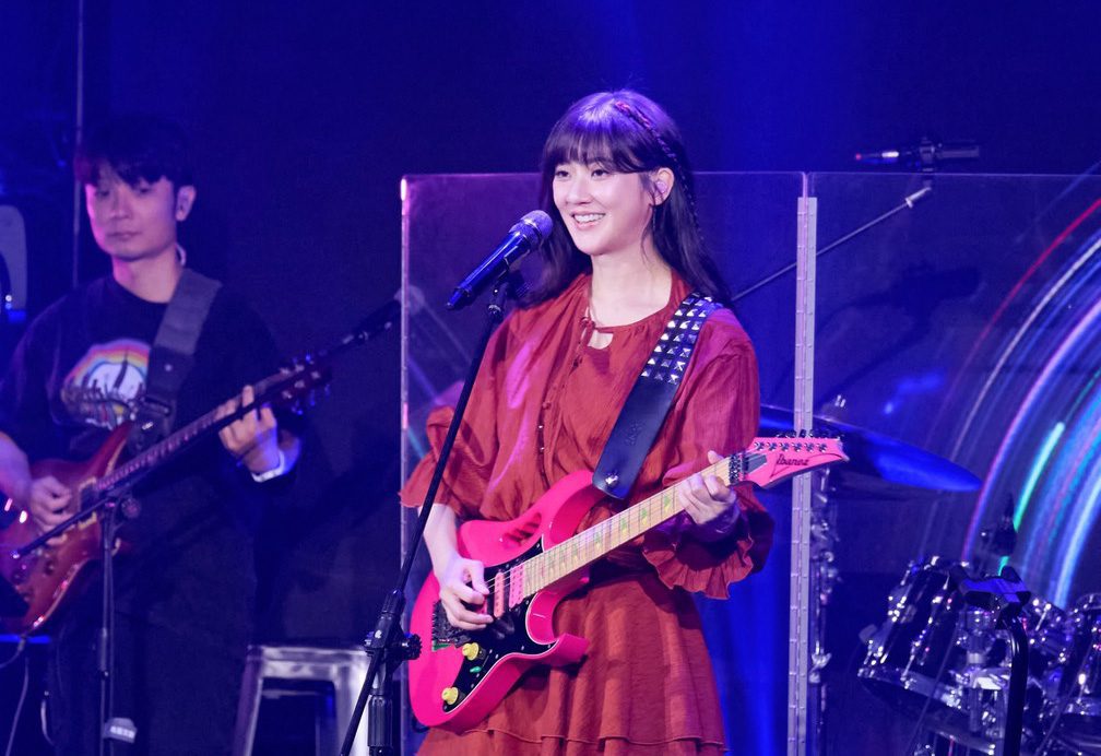 音樂精靈林逸欣生日開唱 輪番請出3位嘉賓鋼琴 小提琴和電吉他一同飆演