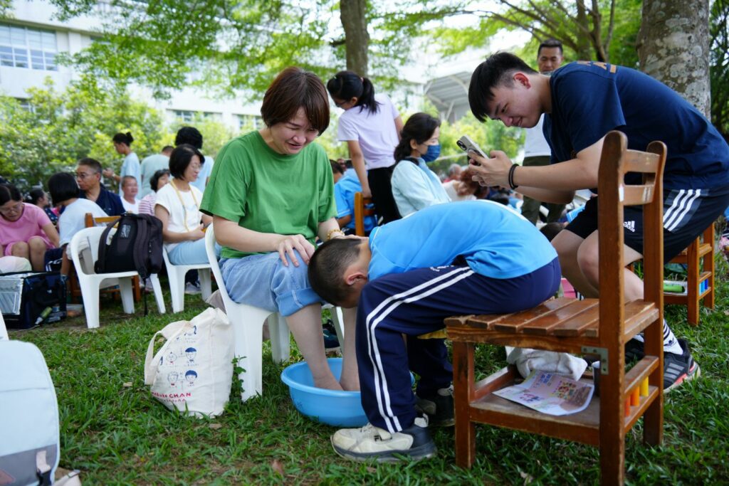 福智國小舉辦母親節念恩活動　親師生互動溫馨感人　共築世代幸福的價值觀