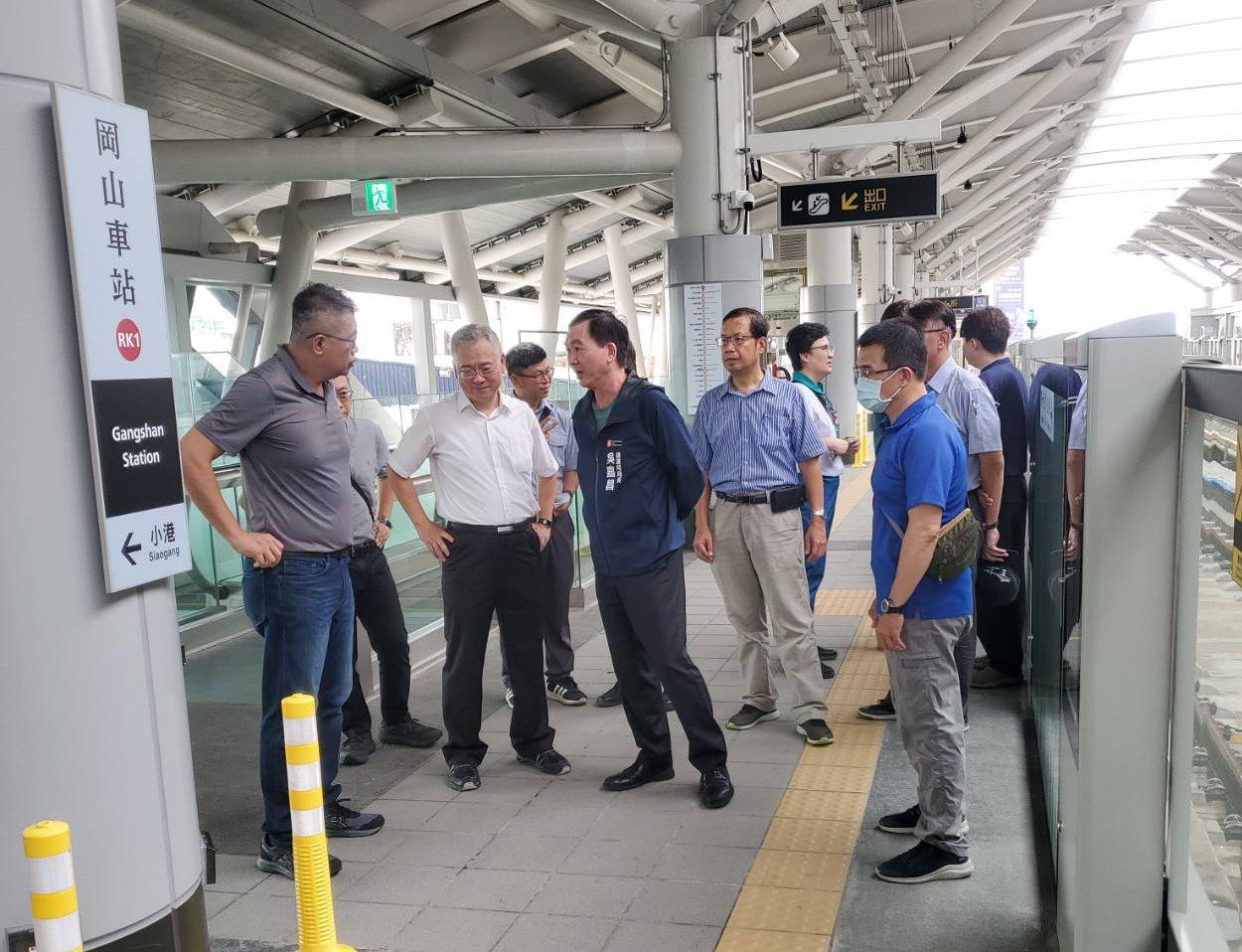 高雄捷運RK1岡山車站正式營運　捷運局長吳嘉昌率高捷團隊前往視察